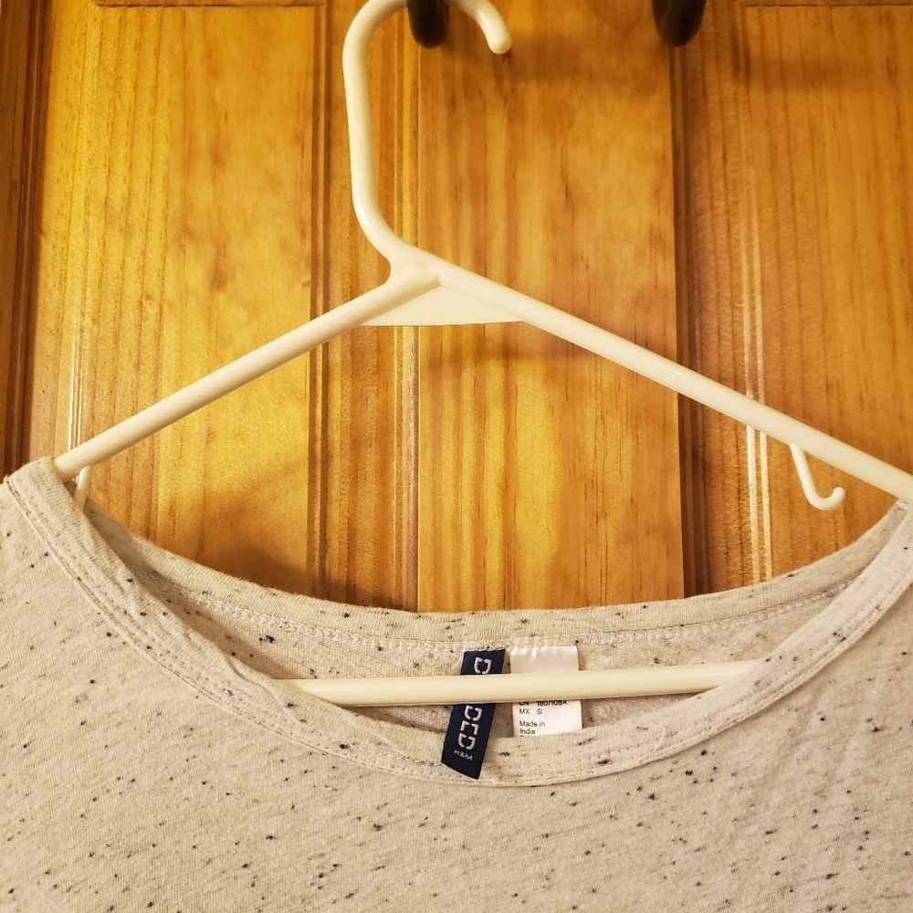 Divided tee by H&M - Picture 3 of 4